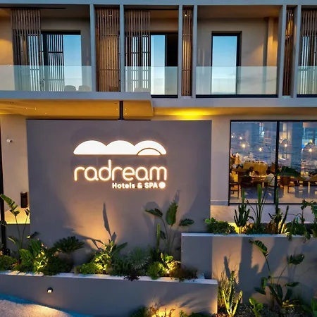 Hotell Radream & 4*